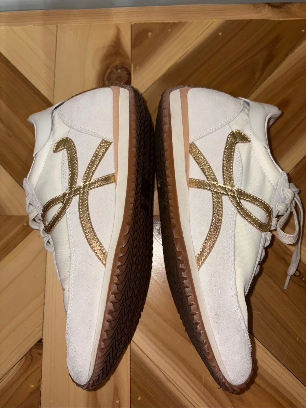 Women’s Cream & Gold Casual Runner Sneakers